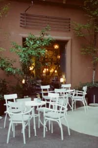 empty_restaurants_16