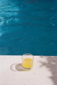 poolside_daydrinking_01
